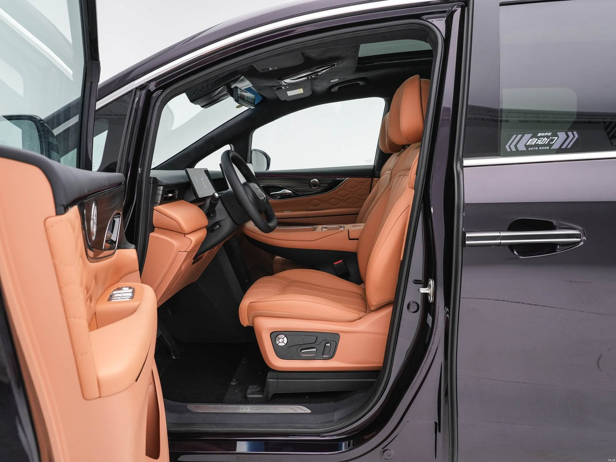 Dongfeng Forthing V9 2027 - seating reference image 5