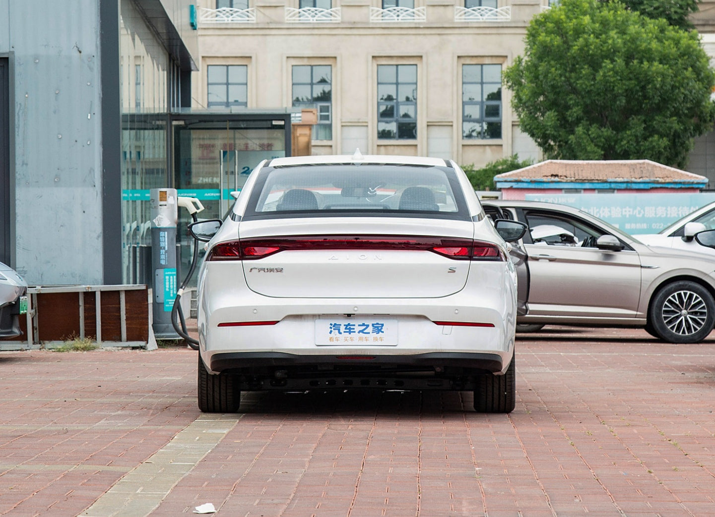 AION S 2023 Xuan 580, 55,2 кВтч, литий-железо-фосфатный вариант