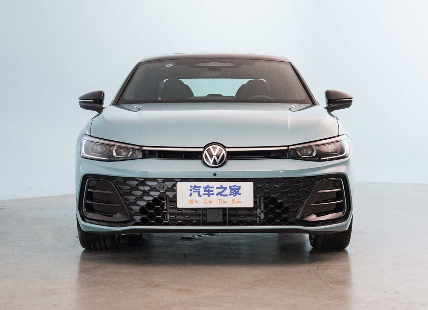 Volkswagen Passat 2025 Модель Pro 380TSI Dragon Glow Edition