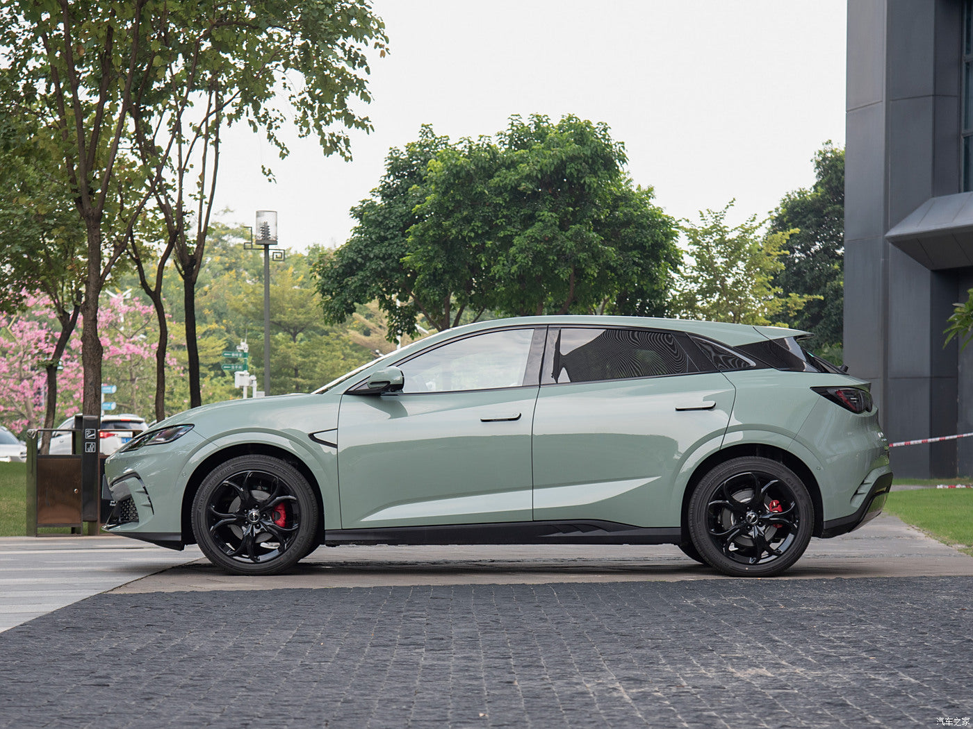 BYD Seal 06GT 2025 Модель 550 AWD Heatwave Edition