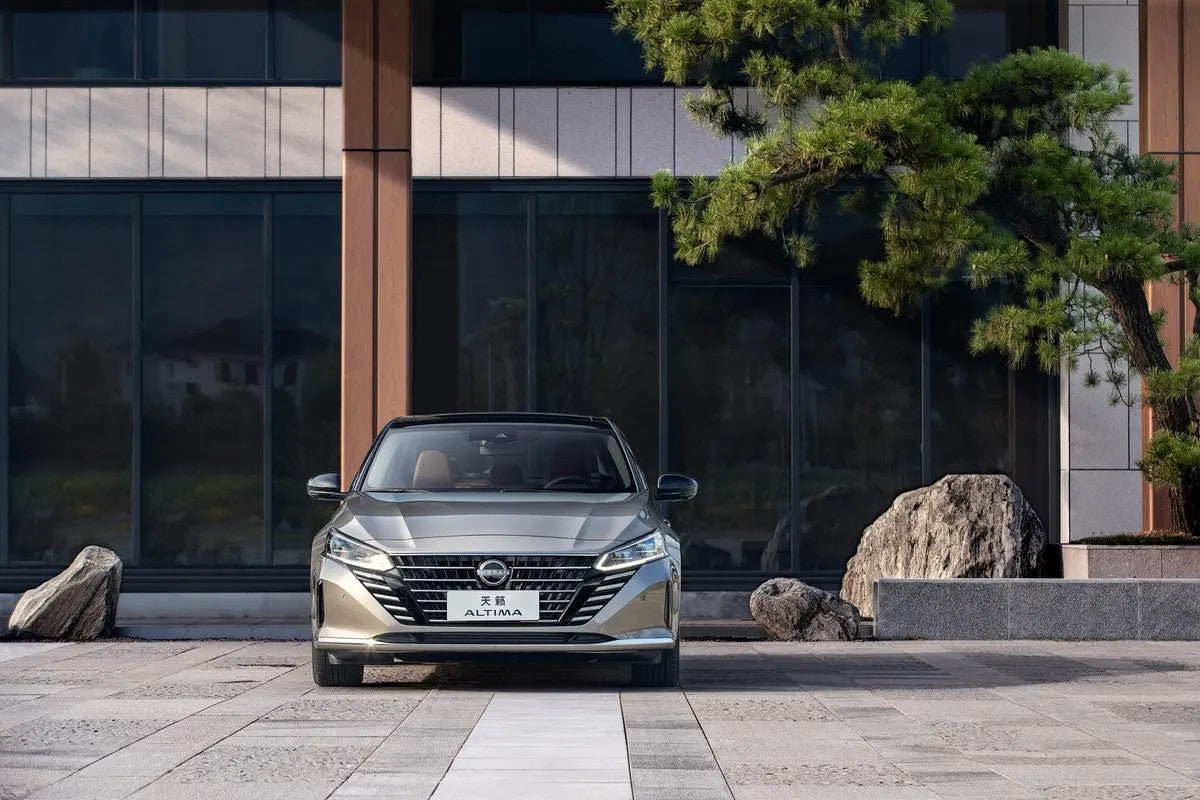 Dongfeng Nissan Teana 2025 2.0L SV Black Gold Edition