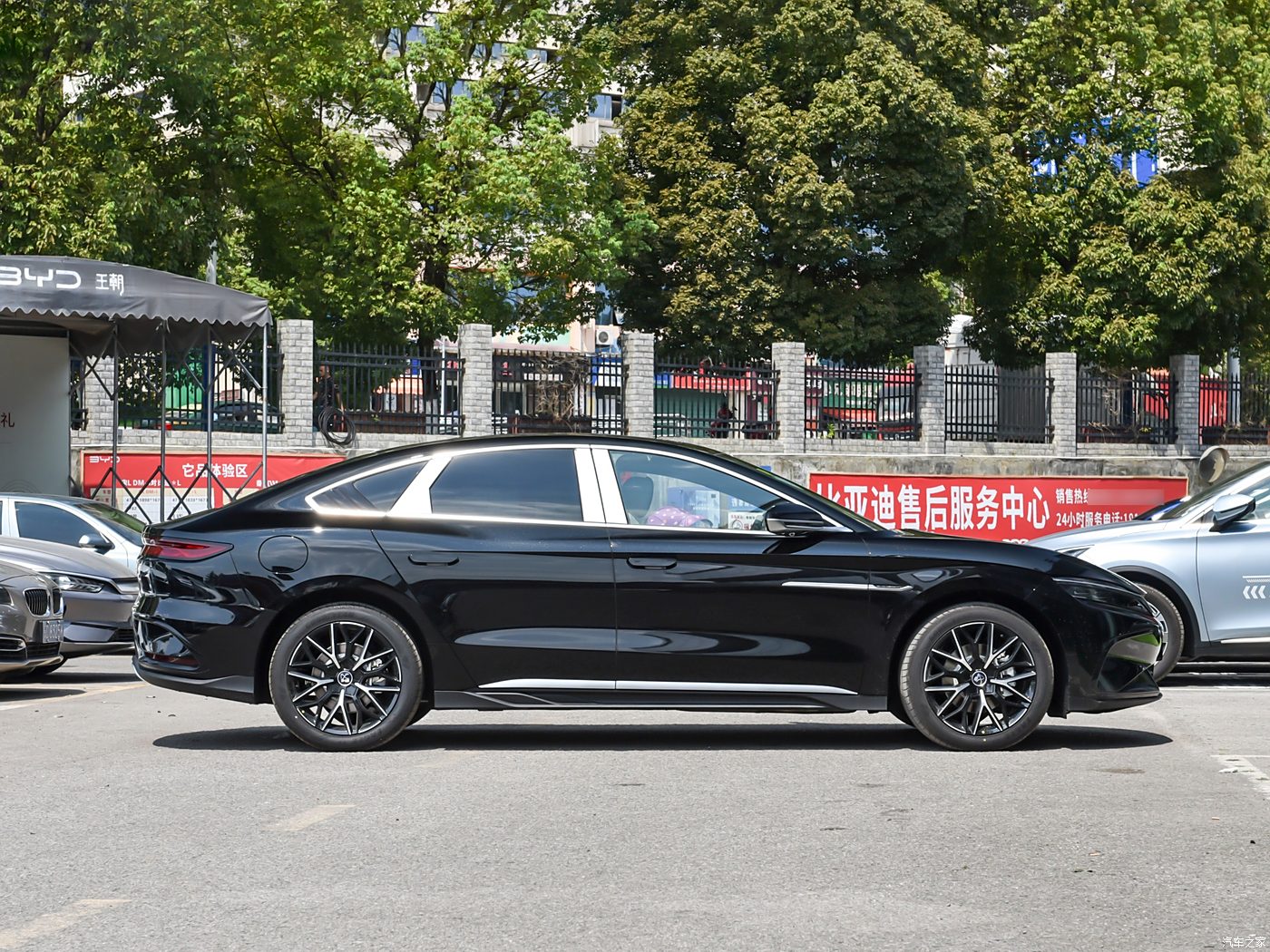 BYD Han 2025 DM-i 125 км Престижная версия