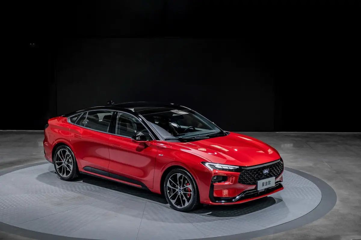 2025 Ford Mondeo 2.0T EcoBoost E-Hybrid ST-Line