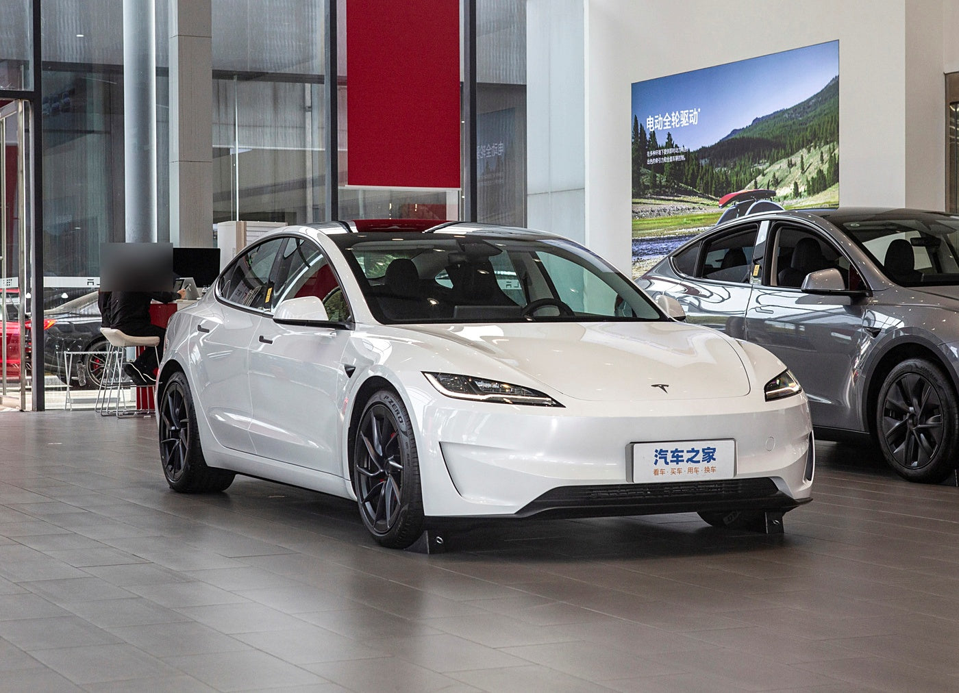 Высокопроизводительный полноприводный TESLA Model 3 2024 EV