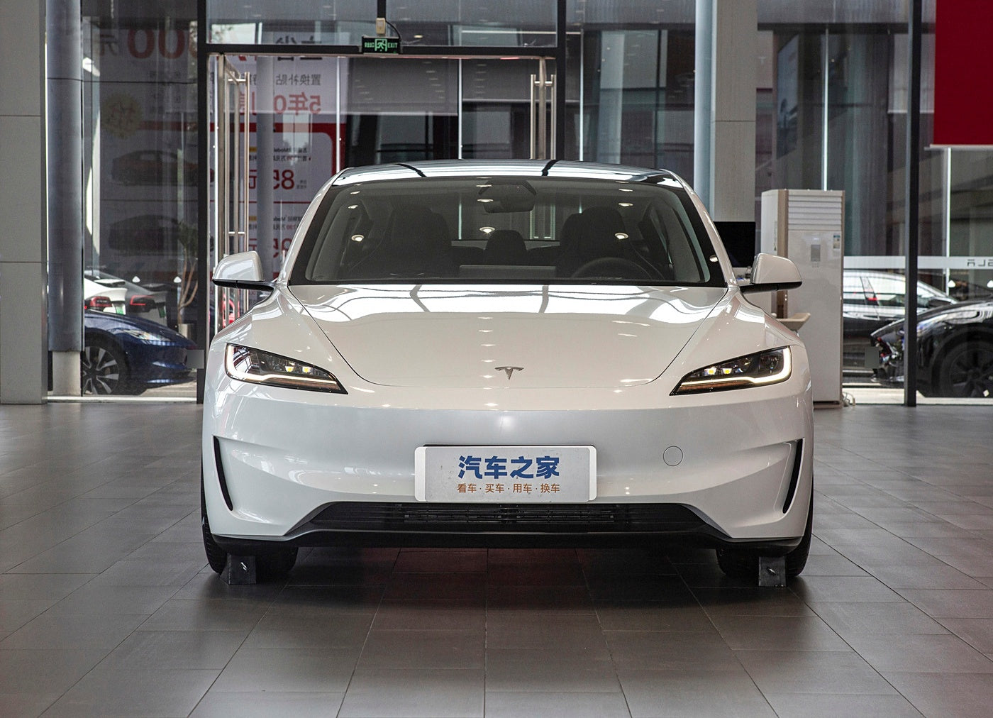 Высокопроизводительный полноприводный TESLA Model 3 2024 EV