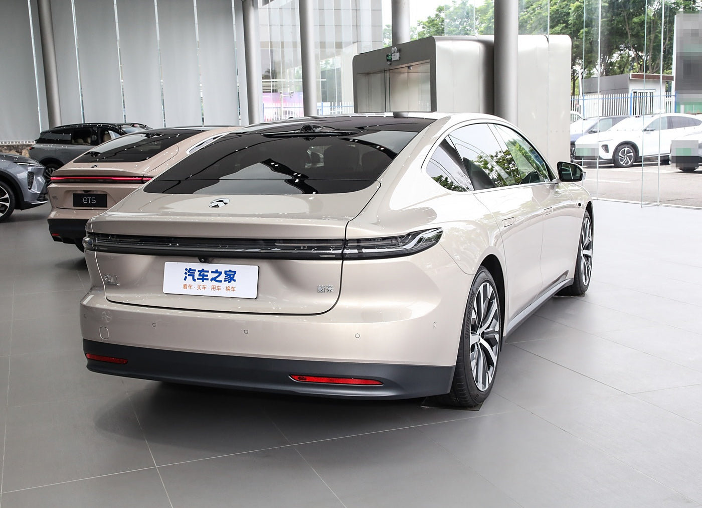 NIO ET7, 75 кВтч, административная версия, 2024 г., EV