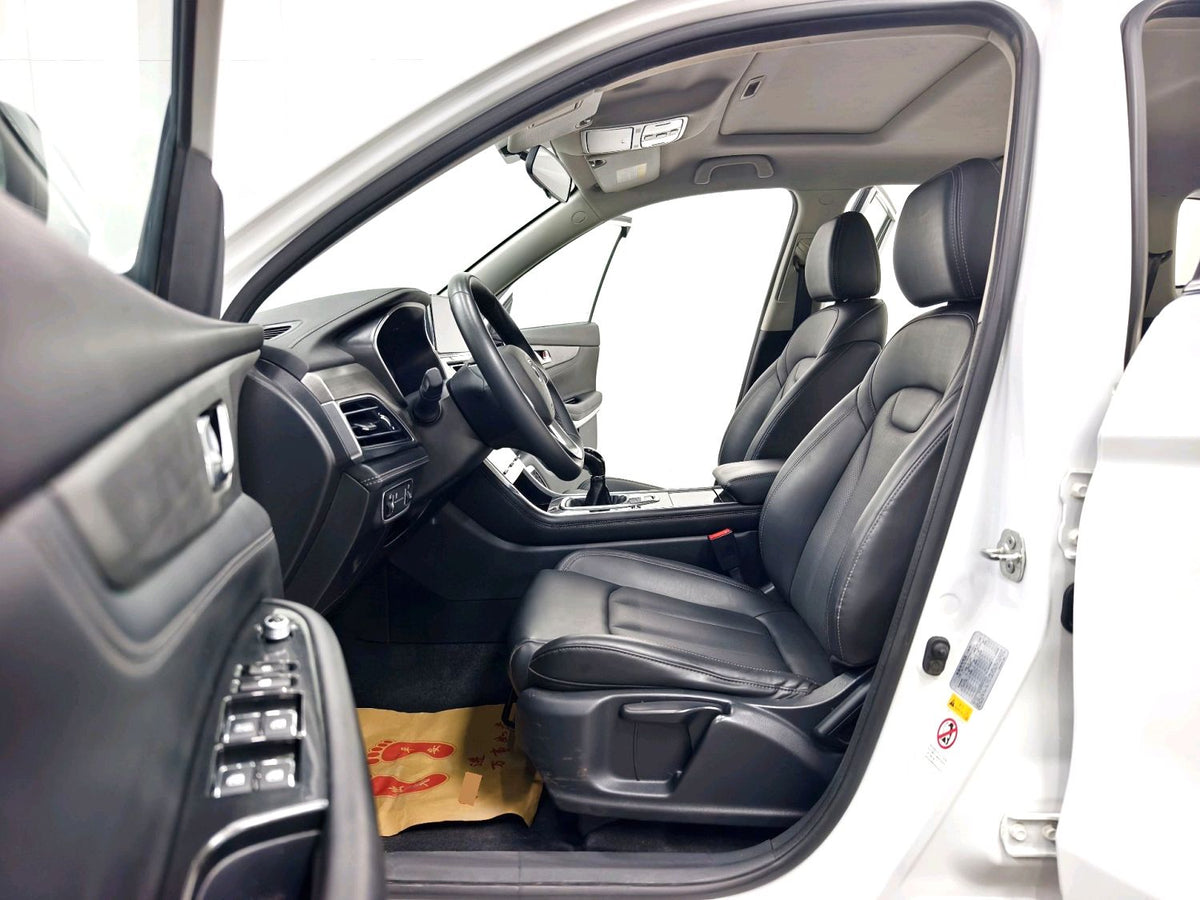 Changan CS75 2019 280T 1.5T Million Edition MT - vehicle photo 7