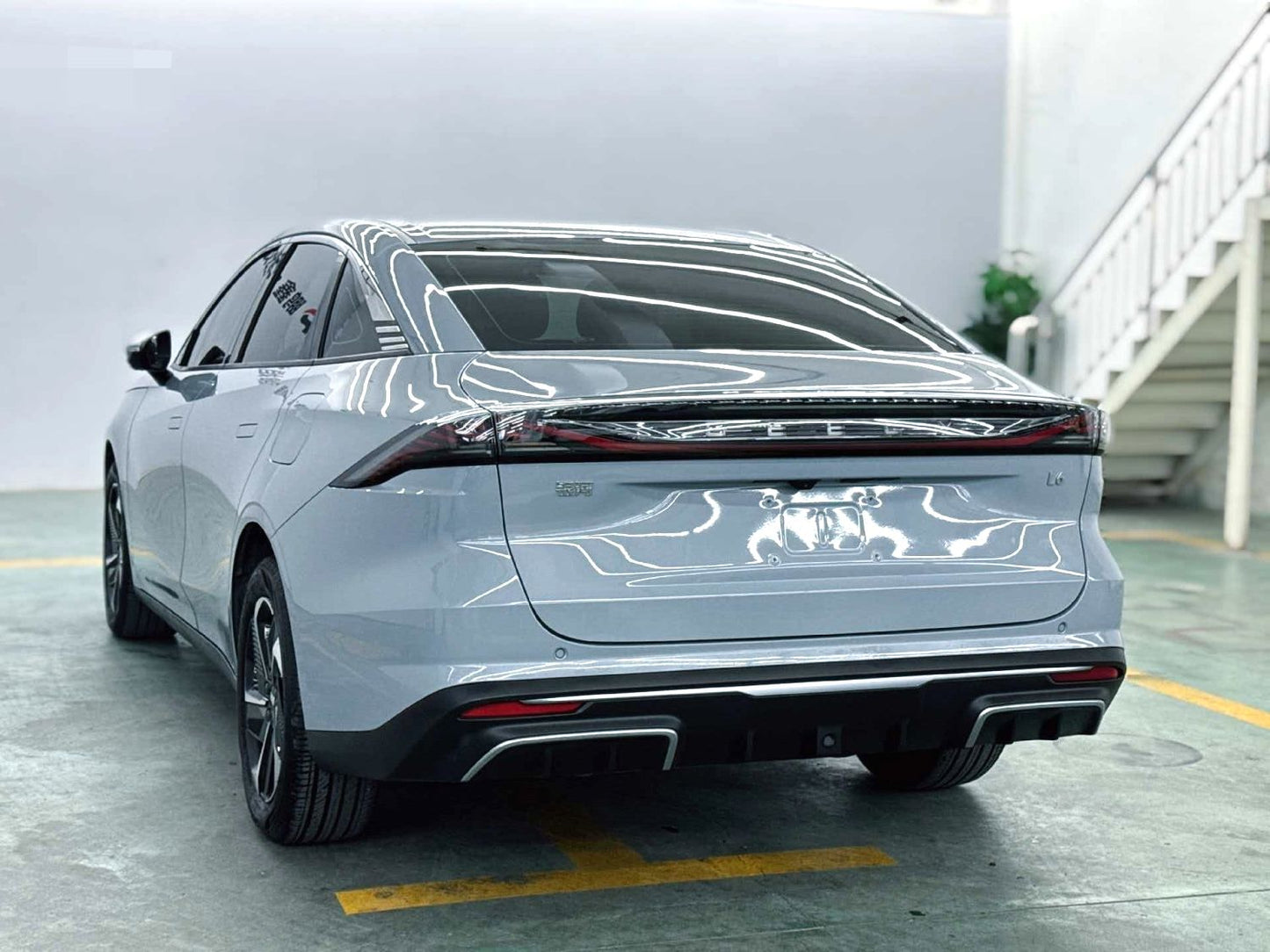Geely Galaxy L6 2024 Model|1.5T EM-i 125km PLUS Dragon Soar Trim Automatic Transmission