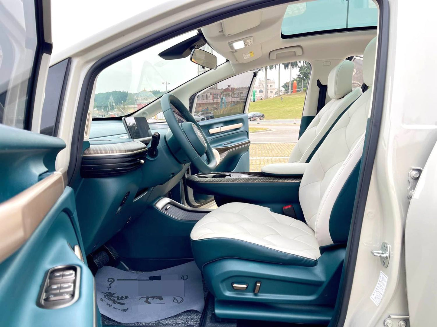 Used Baojun Cloud 2023 460 Max interior photo for China car export