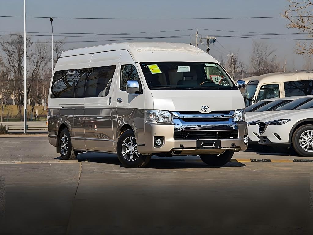 2011 Toyota HiAce 2.7L MT STANDARD