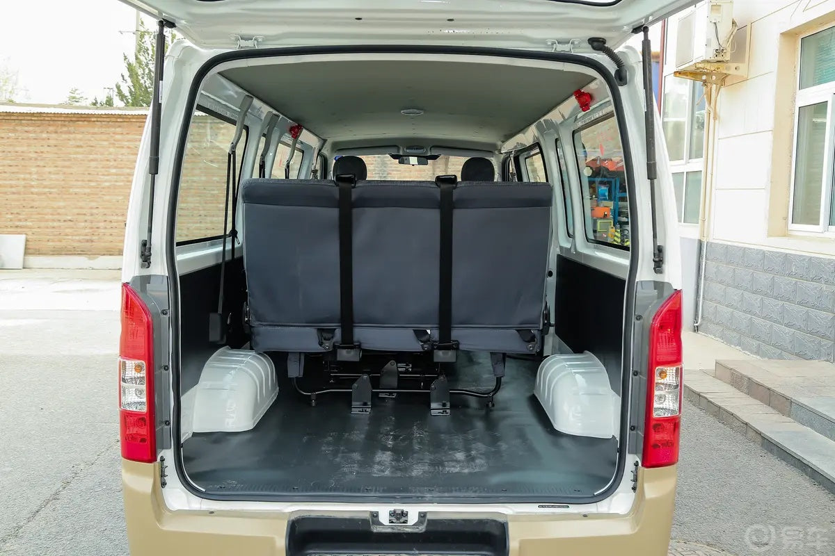 Foton Landscape G7 2024 Model Business Version Gasoline 2.4L Manual Long Axle High Roof Commercial Passenger Vehicle 10/11 Seats