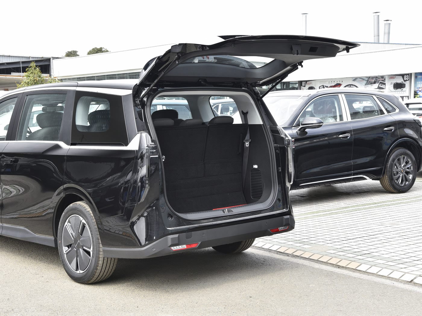 Saic Maxus Mifa 7 2025 Model 605km Forest Extended Range Version