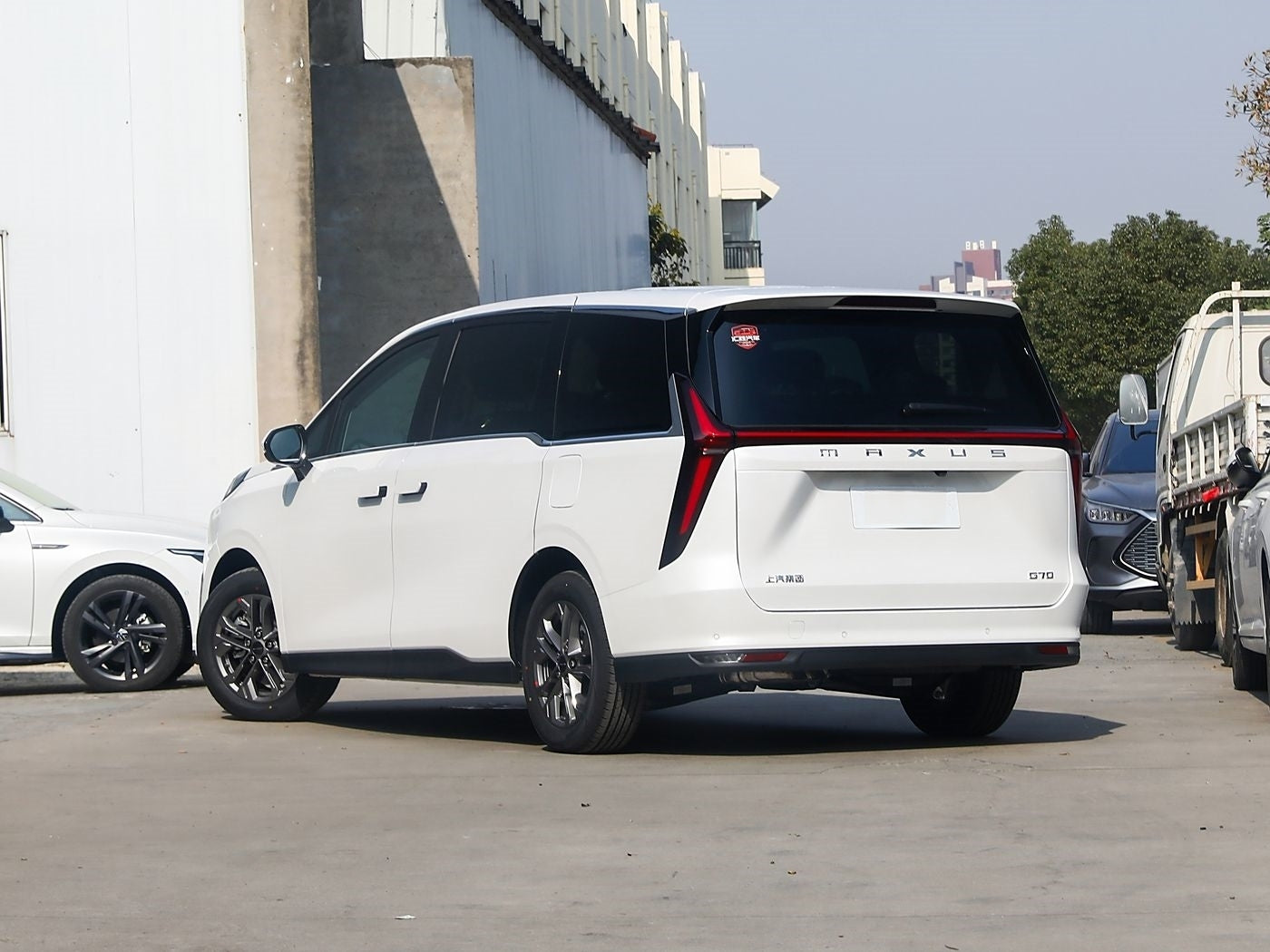 Saic Maxus G70 2025 Model 2.0T Automatic Flagship Version 6-seat