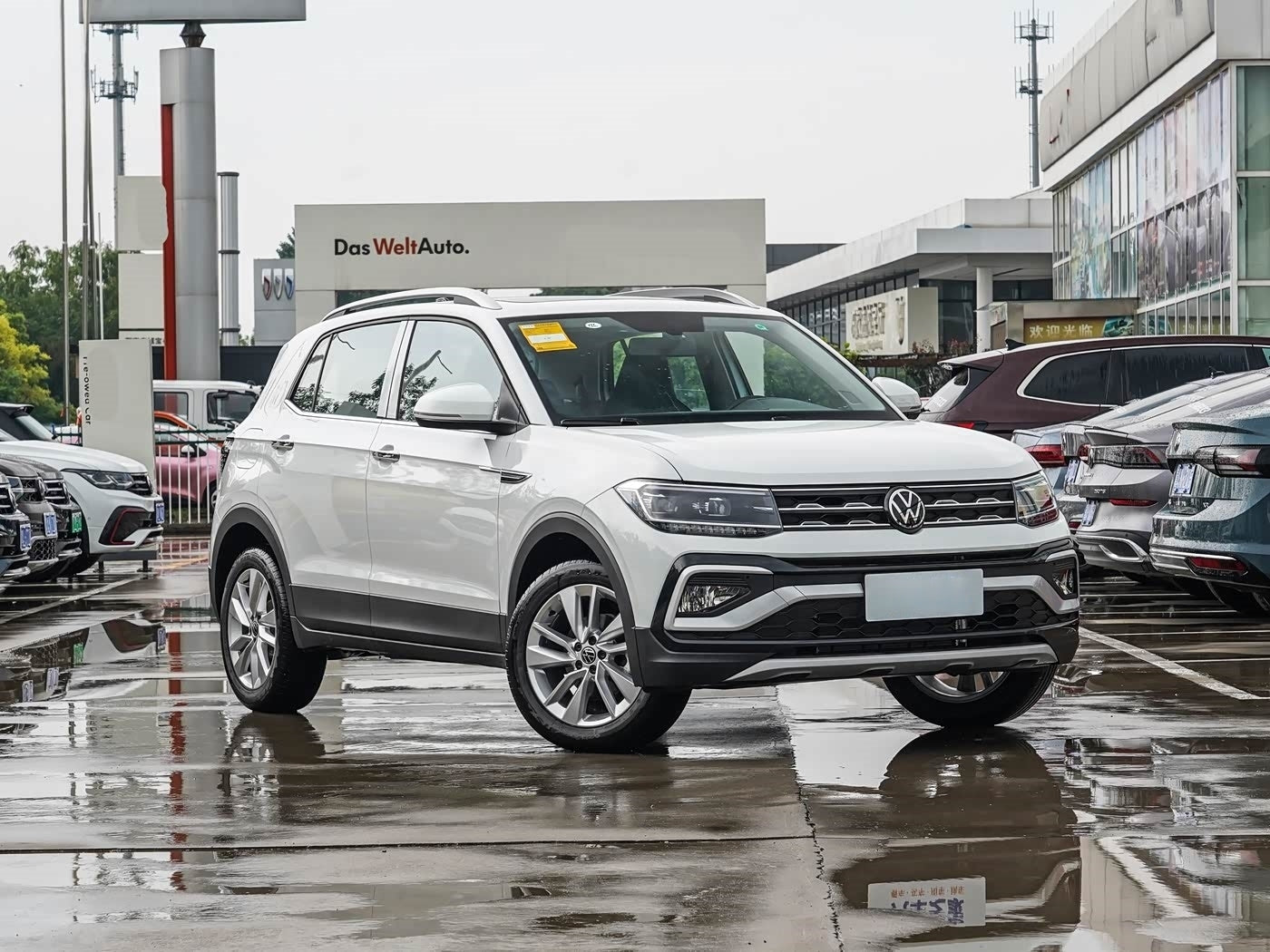 Volkswagen T-cross 300TSI DSG Luxury Version