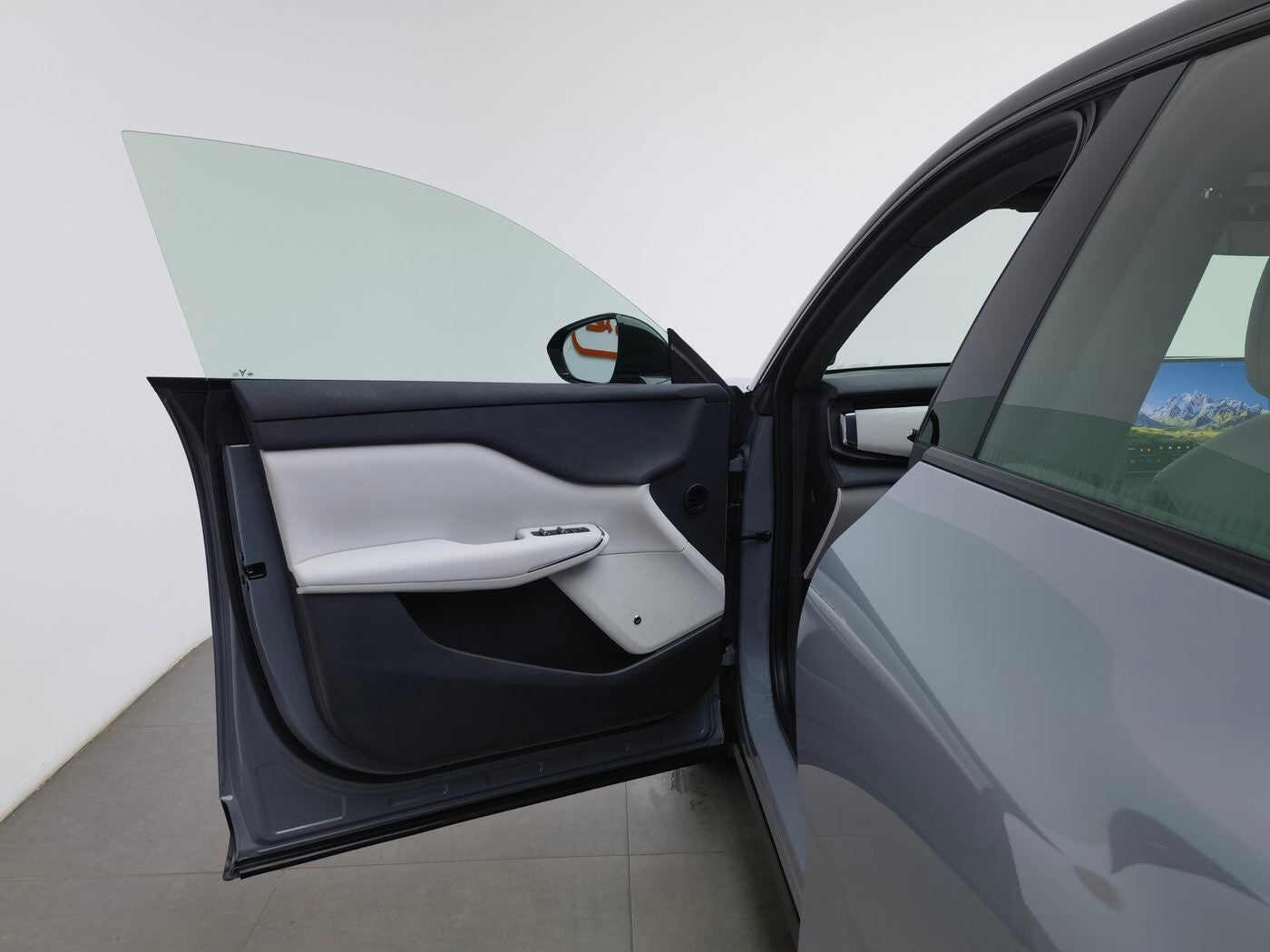 Used VOYAH Courage 2024 Model Long-Range Ultra-Fast Charging Edition Battery Electric Vehicle (BEV)