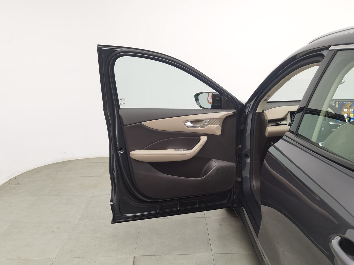 Used MG ES5 2025 515 Plus Rear - Wheel Drive Edition cargo space for China car export