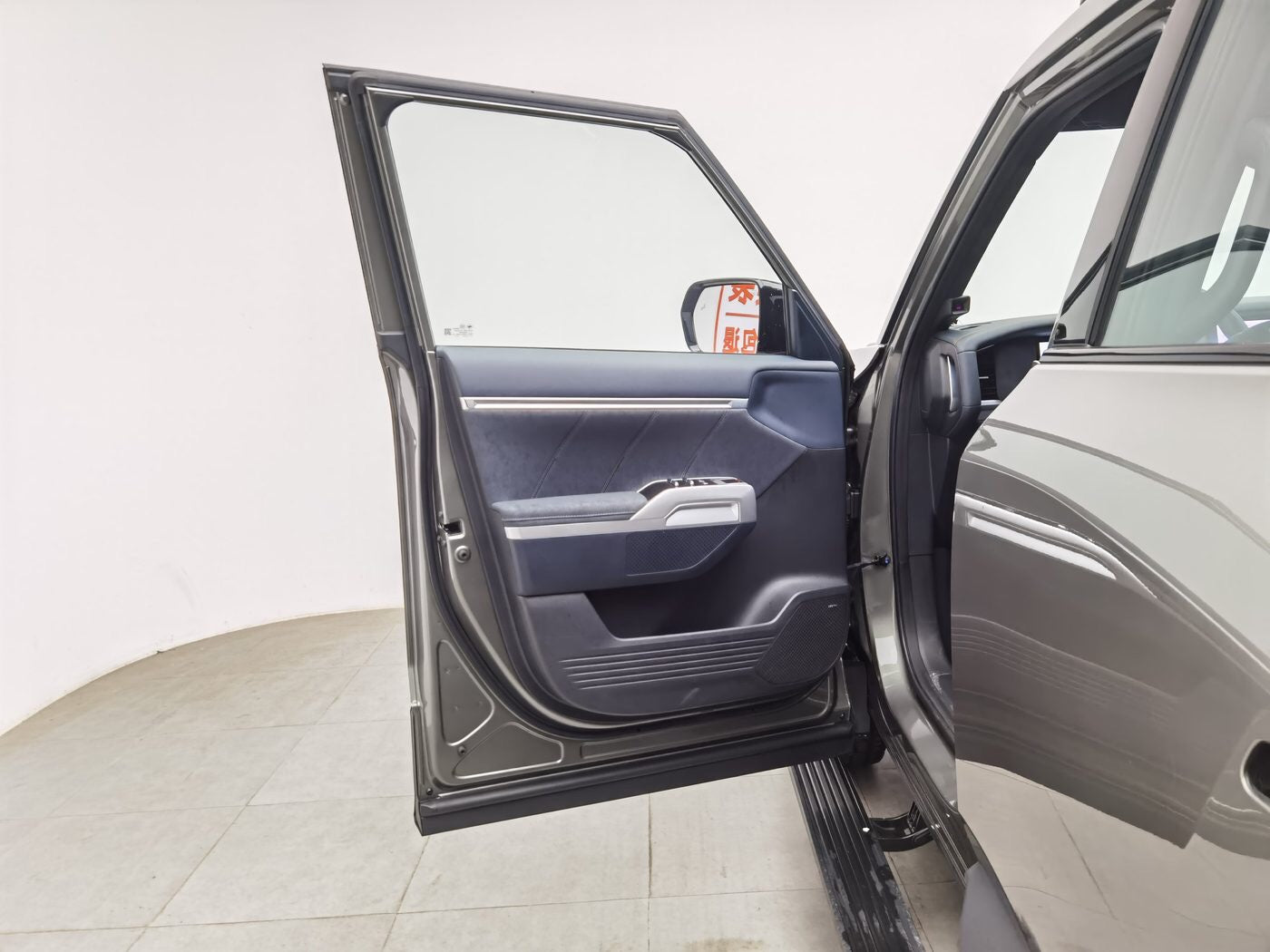 Used 2024 Changan Deepal G318 1.5T Range Extender 4WD Air Suspension Edition cargo space for China car export