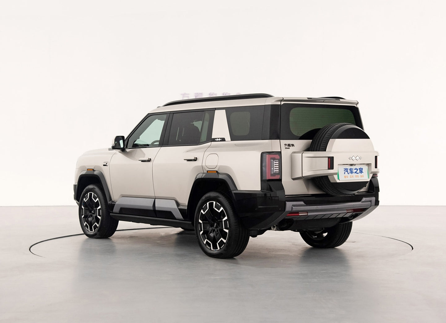 BYD FANG CHENG BAO Leopard 8 2025 Zhiyong Flagship Edition 6-Seater PHEV