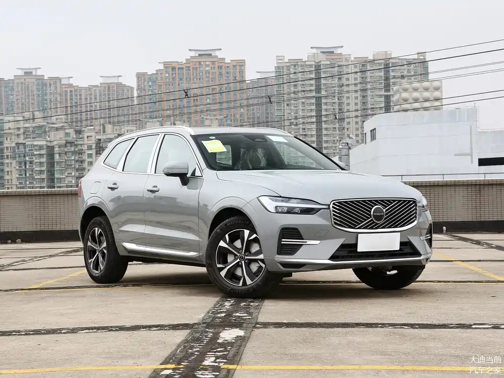 Revamped for a Comeback or Heading for Retirement? Volvo XC60 vs. Audi Q5L