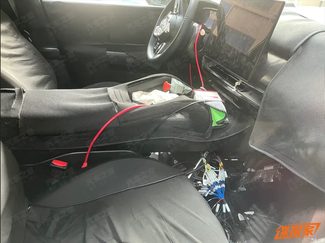 Significant Difference from the 9X in Sports Performance Style! Interior of ZEEKR 8X Exposed, to Make Official Debut