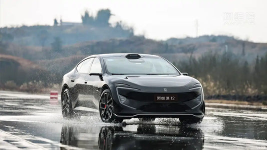 Starting price is expected to hit around 300,000-320,000 RMB; more real-car images of the new Avatr 12 exposed China