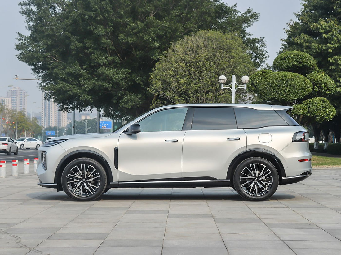 CHANGAN QIYUAN Q07 2025: Sofa seat + double bed room space China automotive export news by CnCarsExport