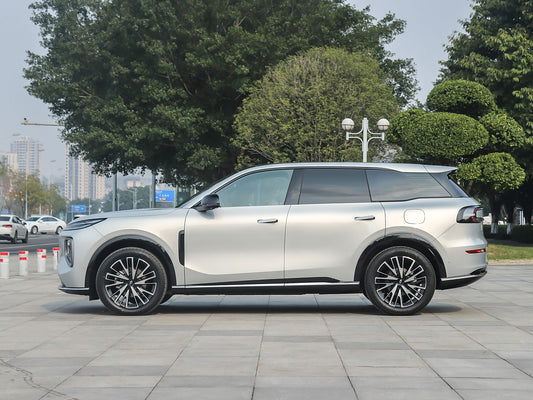 CHANGAN QIYUAN Q07 2025: Sofa seat + double bed room space China automotive export news by CnCarsExport