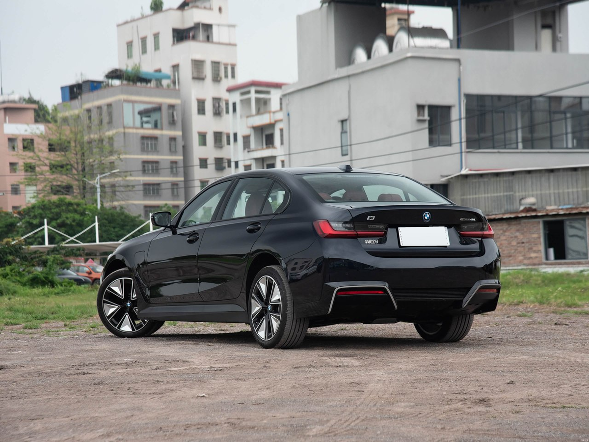 BMW i3 2026 - exterior reference image 3