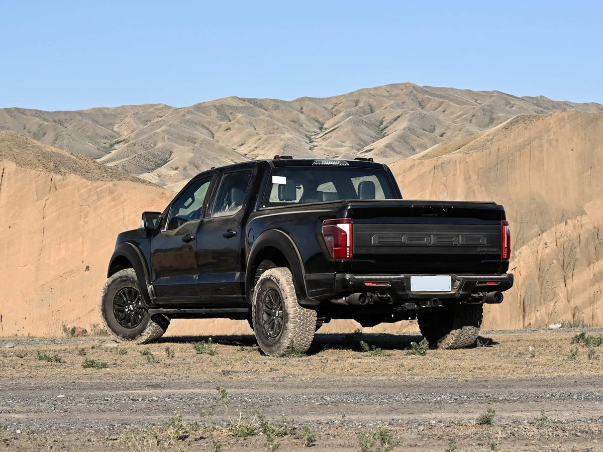 Ford F-150 Raptor 2025 - exterior reference image 3
