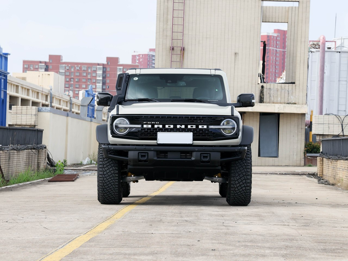 Ford Bronco 2026 - exterior reference image 2