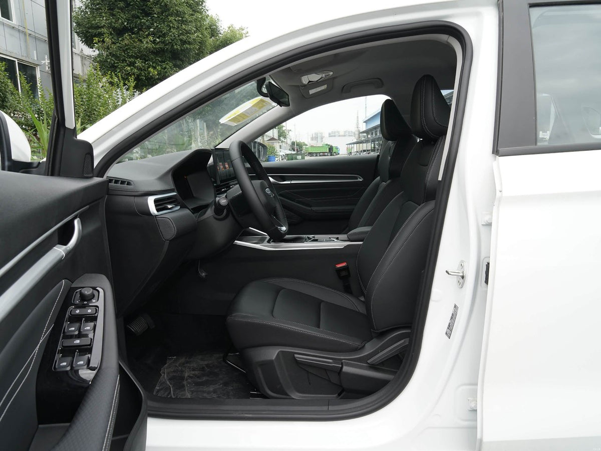 Geely Emgrand 2027 - seating reference image 5