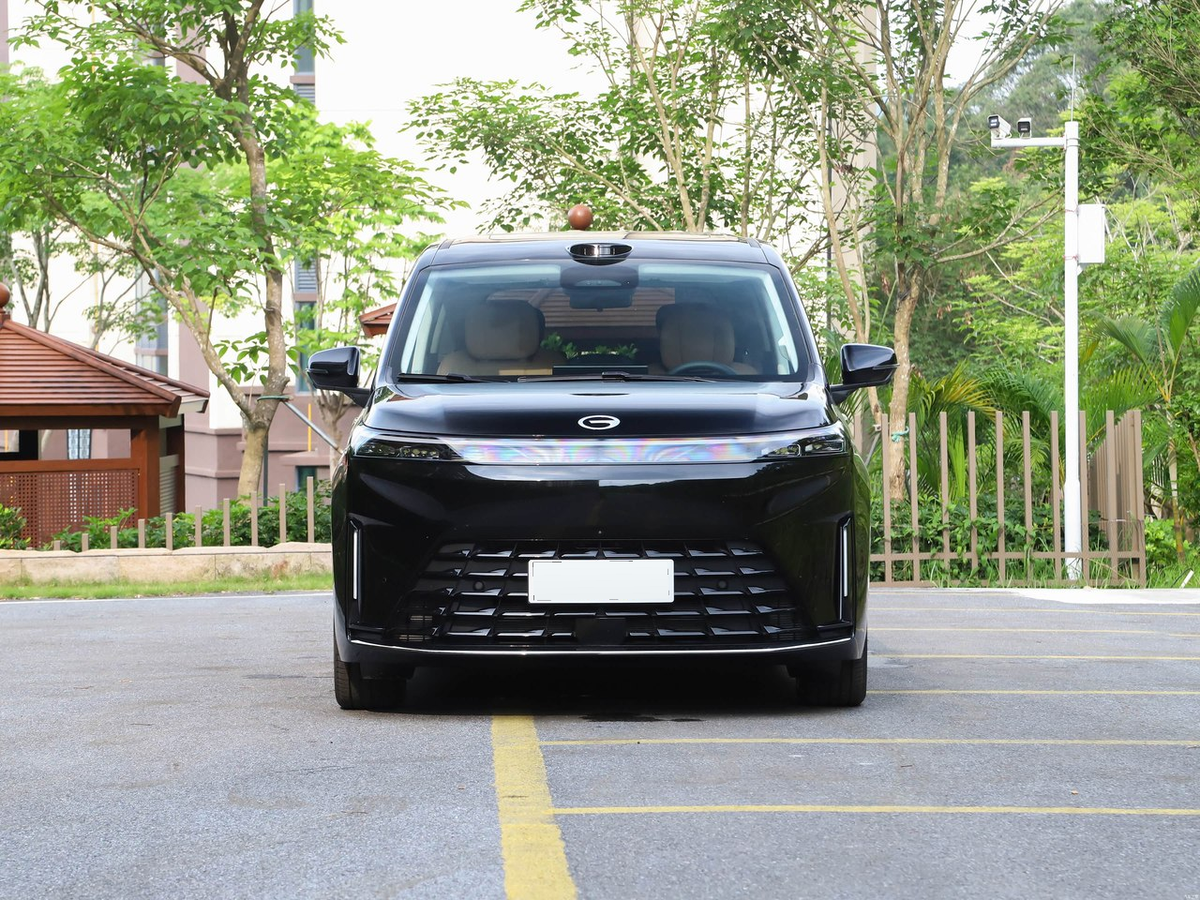 GAC Trumpchi E8 PHEV 2026 - exterior reference image 2