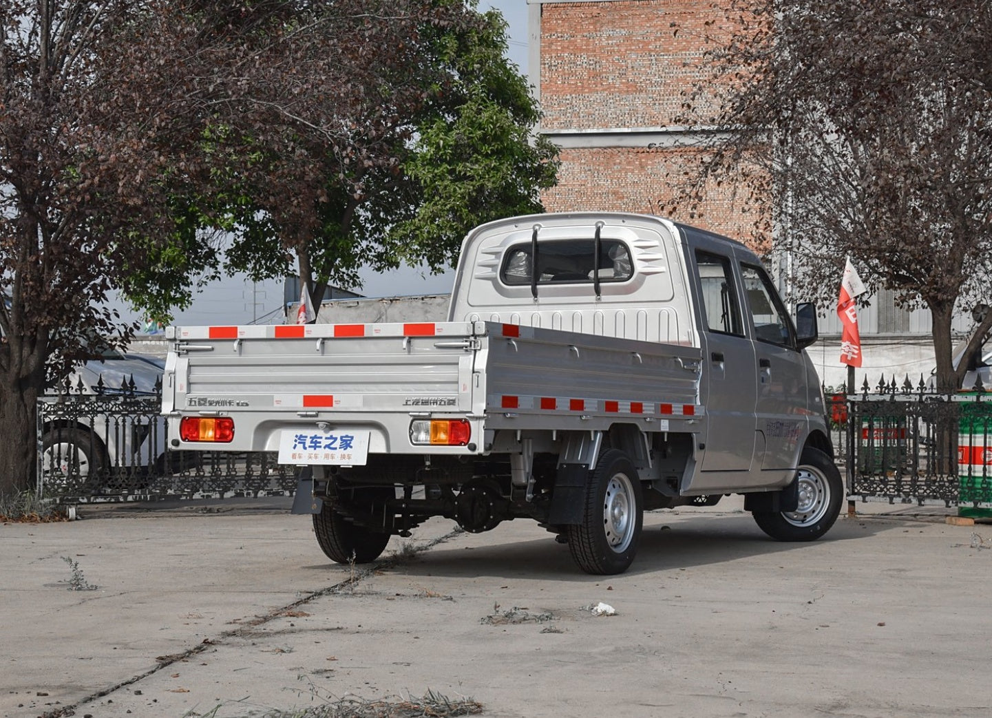 Wuling Rongguang mini Truck 2024 1.5L Double-Row Extra-Long LAR