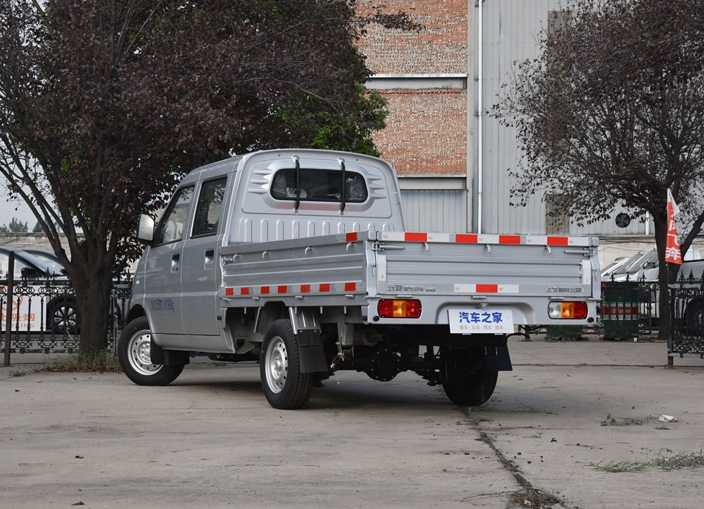 Wuling Rongguang mini Truck 2024 1.5L Double-Row Extra-Long LAR