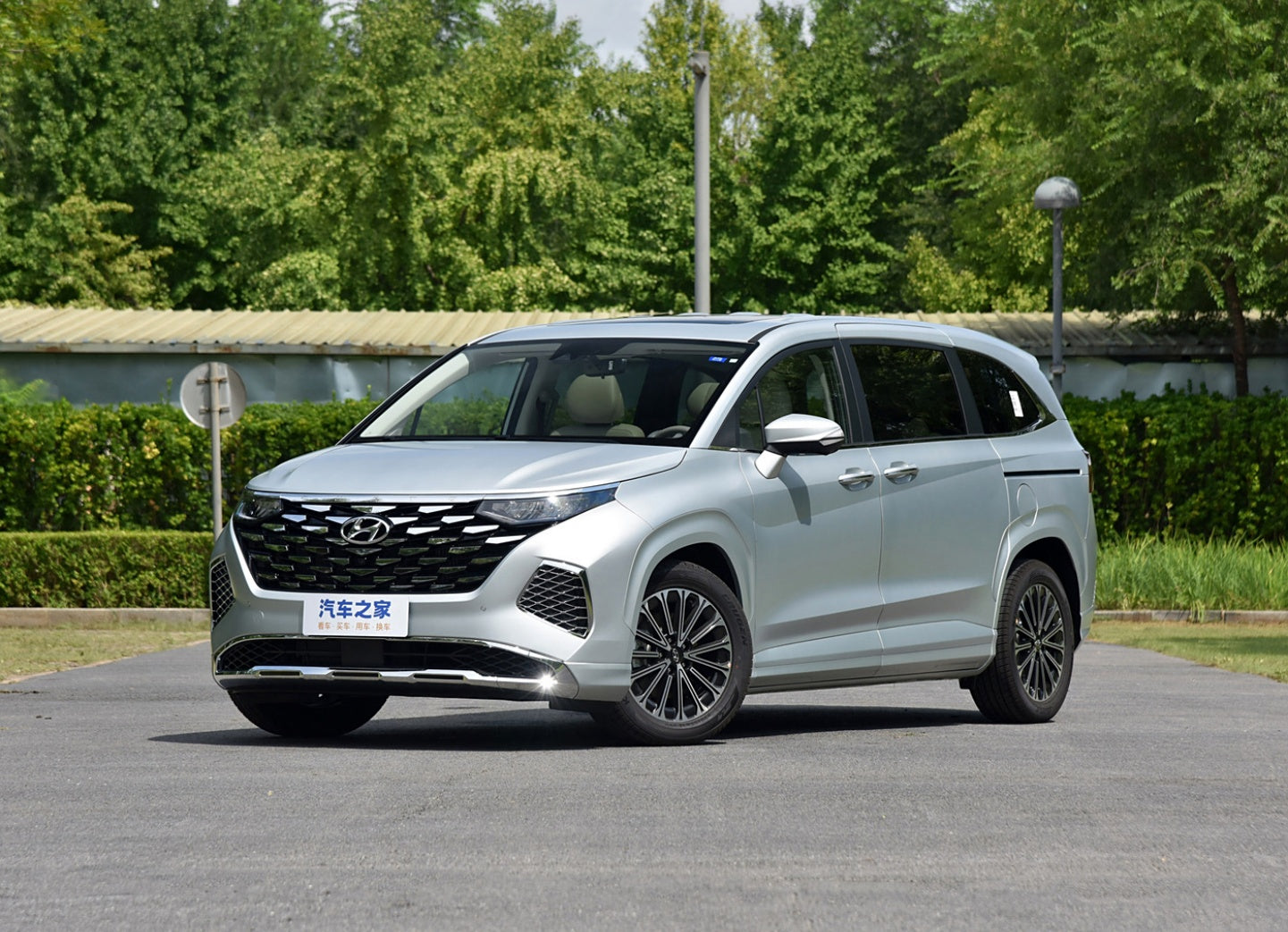 Hyundai Custo 2024 380TGDi TOP Premium IntelliLove Flagship Edition