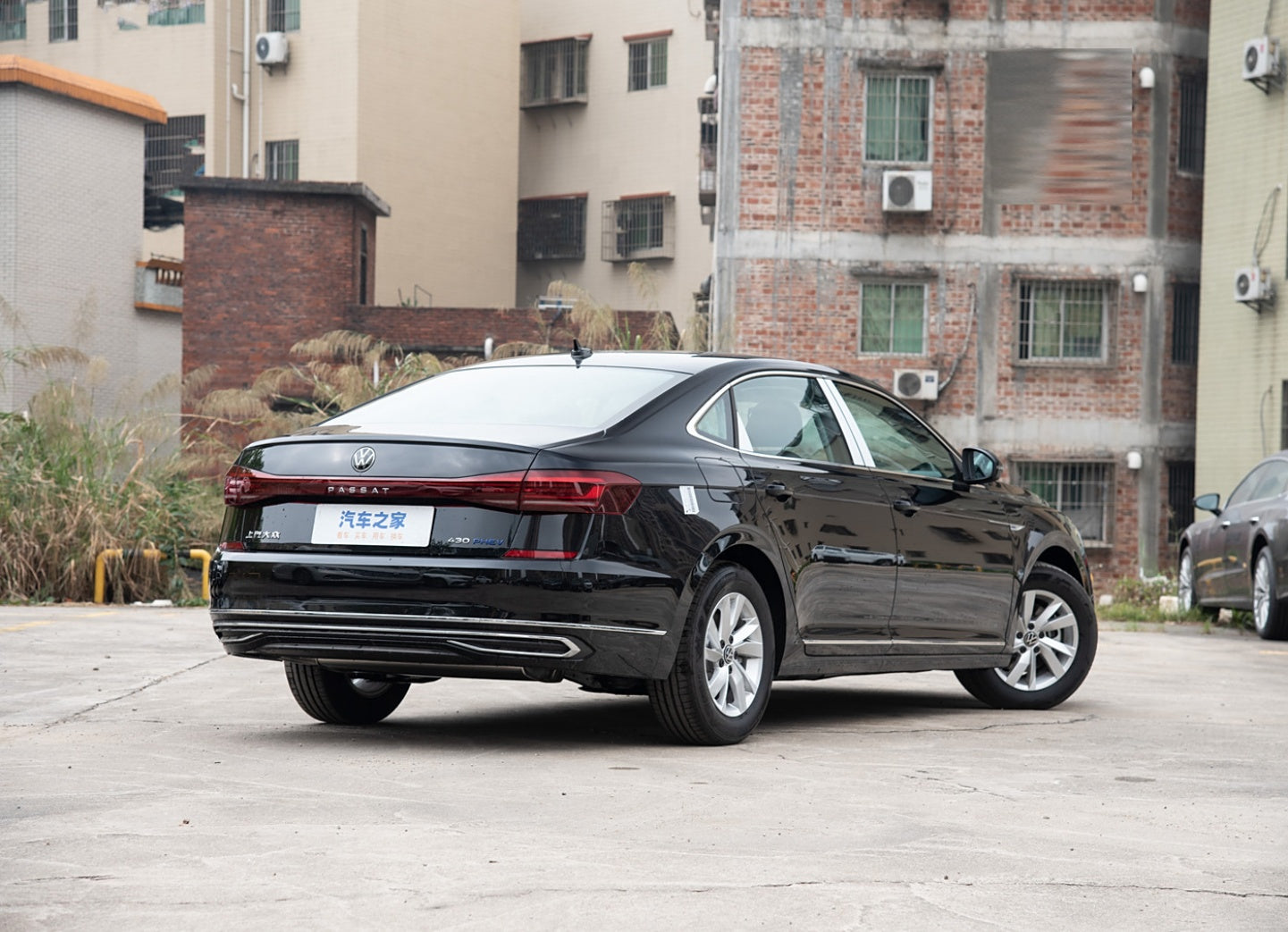 Volkswagen Passat 2023 430 PHEV Luxury Hybrid Edition