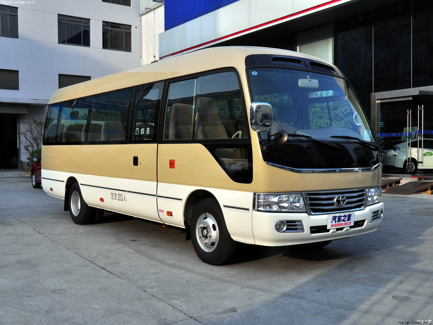 Toyota 2013 model Coaster 4.0L Gasoline Deluxe Version with 20 Seats (6GR)