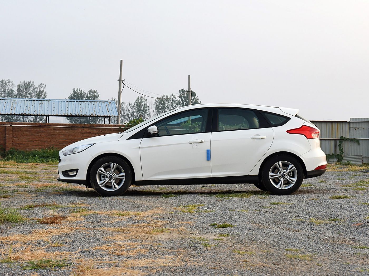 Used Ford Focus 2017 Hatchback 1.6L Automatic Comfort Intelligent Edition front view for China car export
