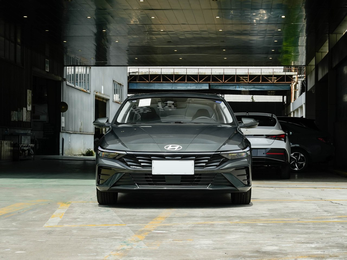 Hyundai Elantra 2026 - exterior reference image 2
