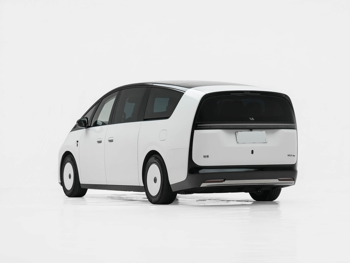 Li Auto MEGA 2026 - exterior reference image 3