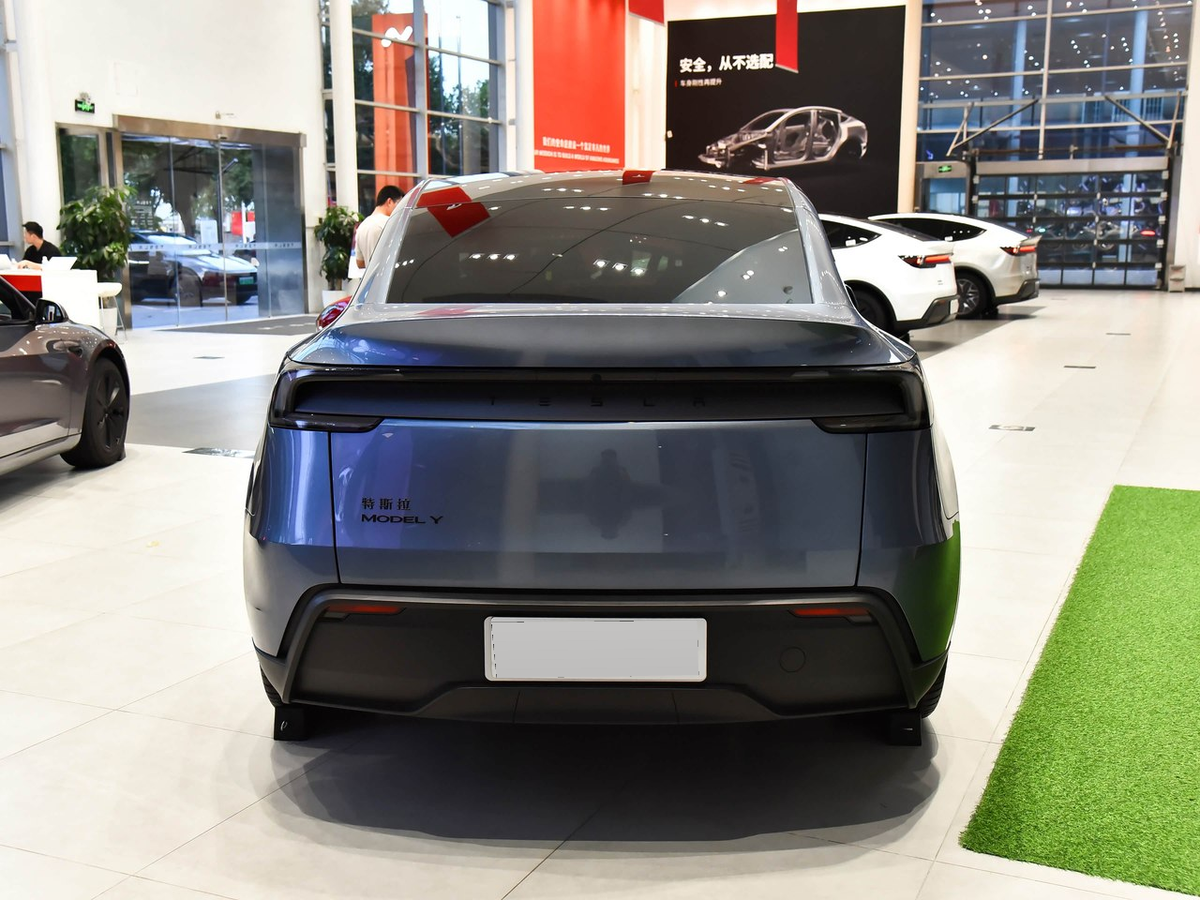Tesla Model Y 2027 - exterior reference image 3