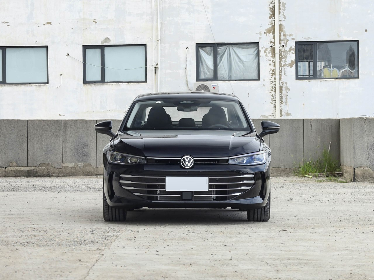Volkswagen Passat 2027 - exterior reference image 2