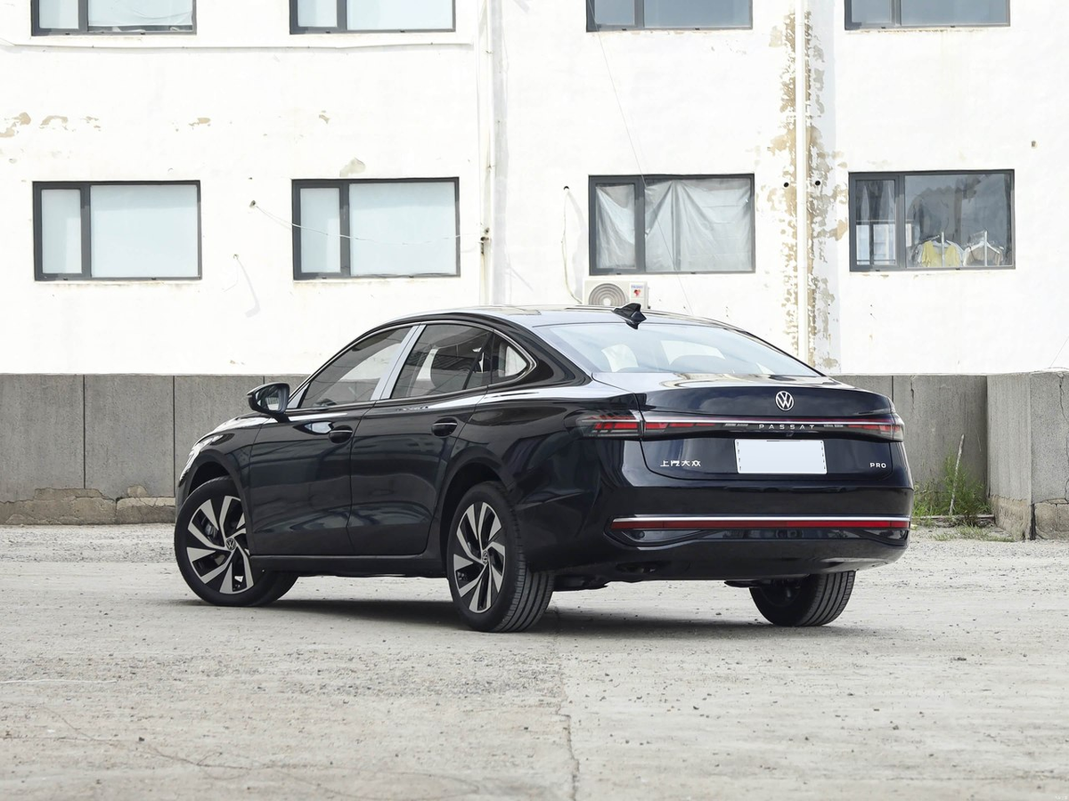 Volkswagen Passat 2027 - exterior reference image 3
