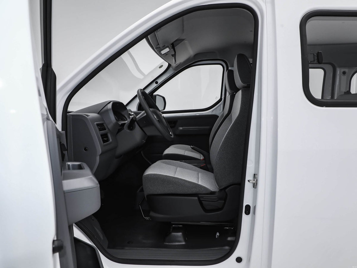 Wuling Yangguang 2026 - seating reference image 5