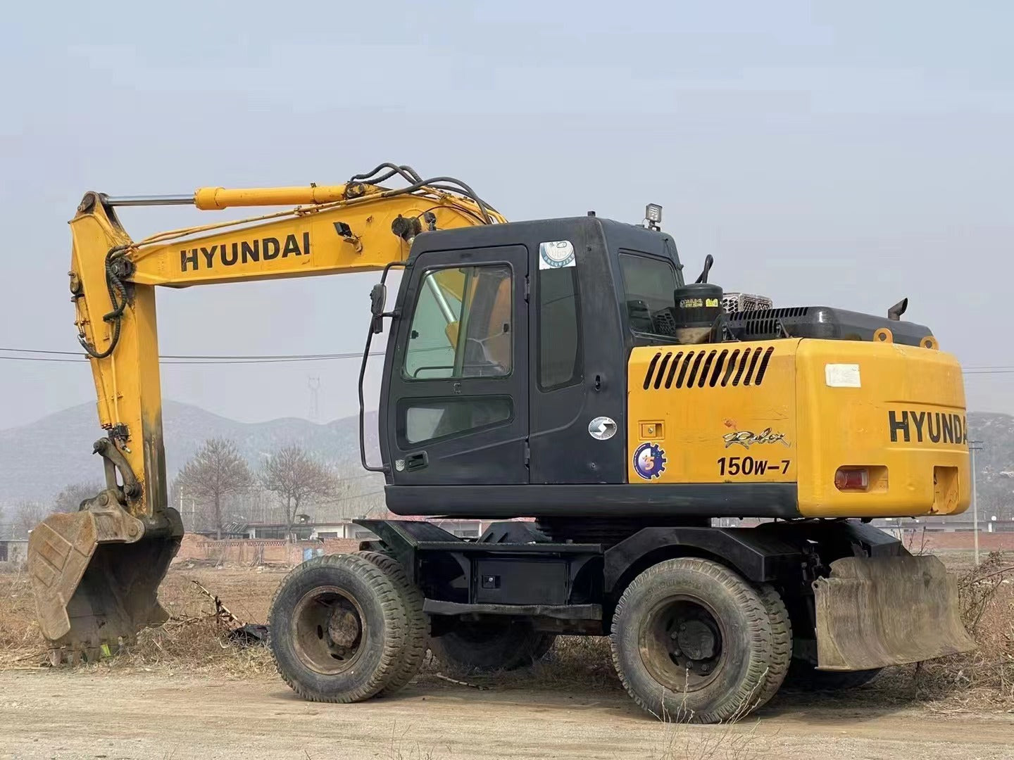 USED HYUNDAI 150W-7 WHEEL EXCAVATOR