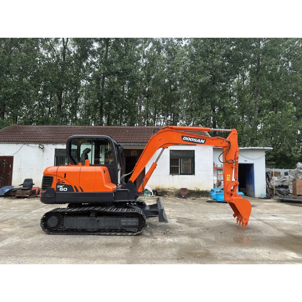 USED DOOSAN DX60 EXCAVATOR