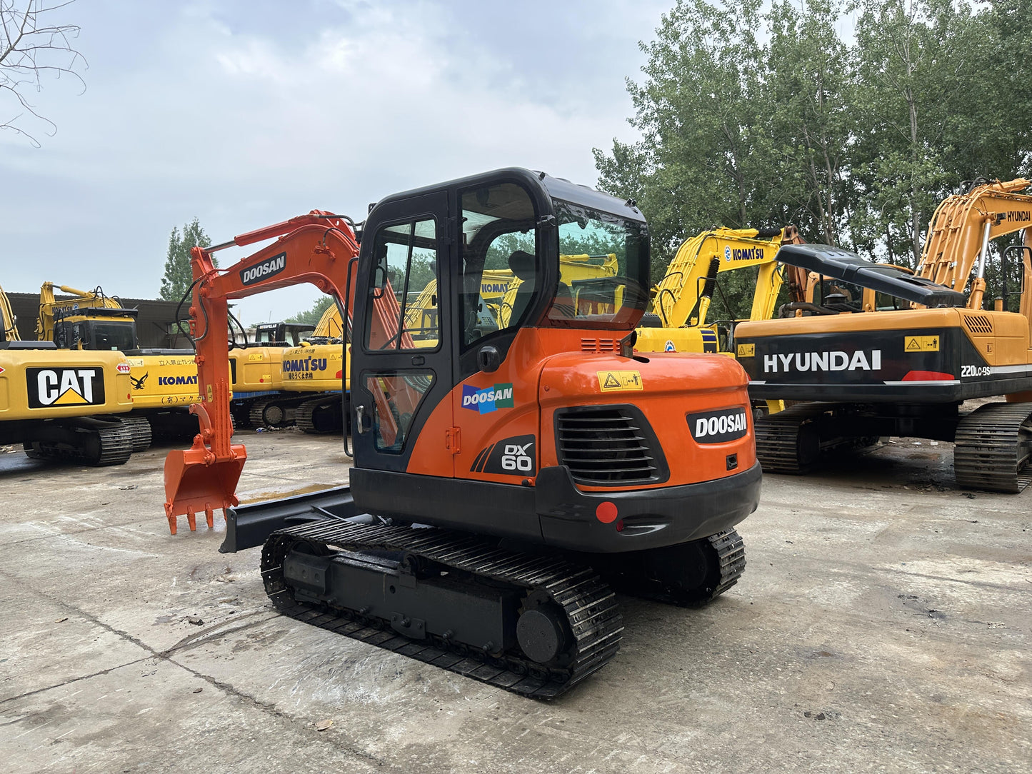 USED DOOSAN DX60 EXCAVATOR