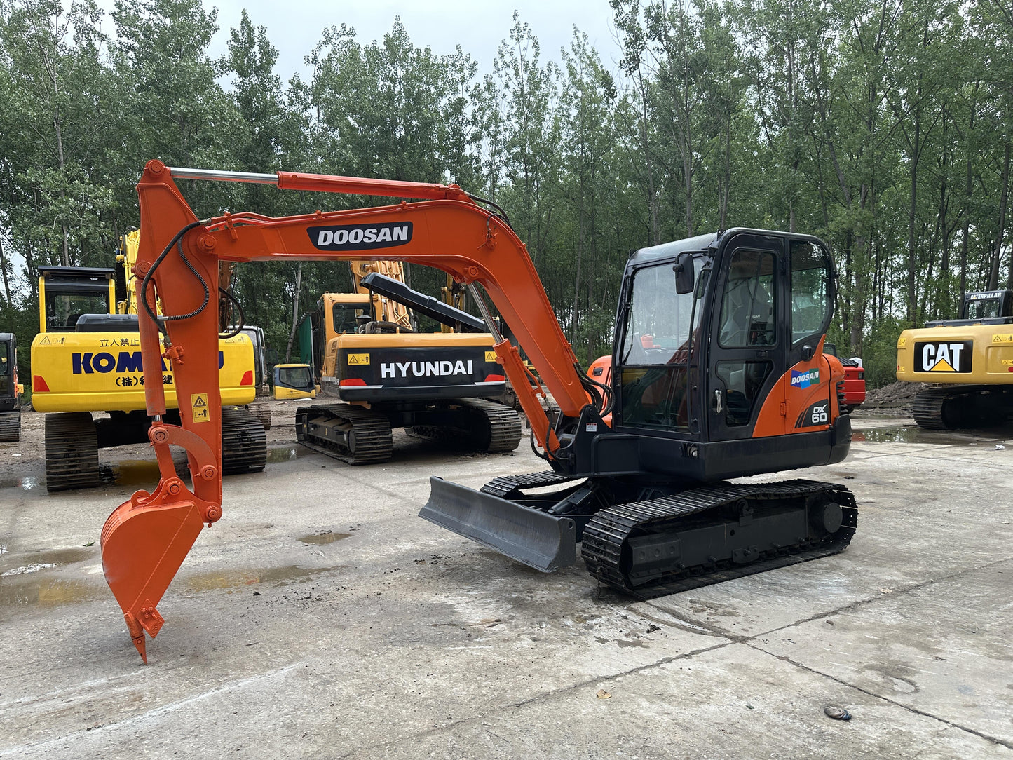 USED DOOSAN DX60 EXCAVATOR