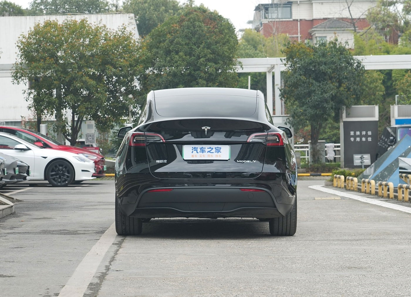 TESLA Model Y 2024 rear-wheel drive version BEV