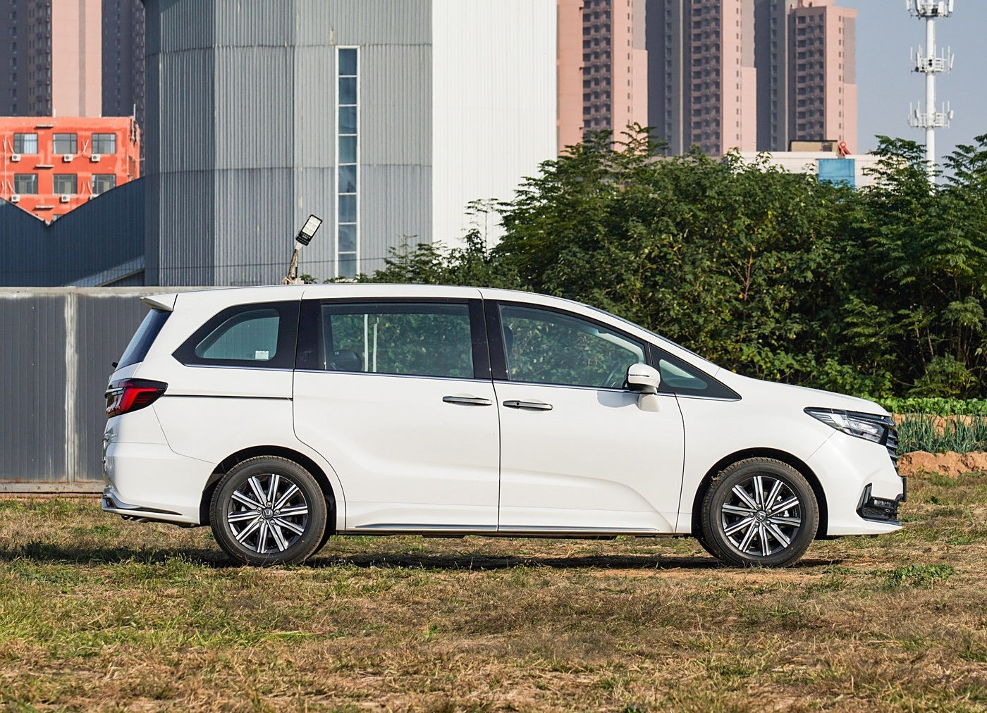 Honda 2025 Odyssey 2.0L eHEV Sharp Intelligent Edition